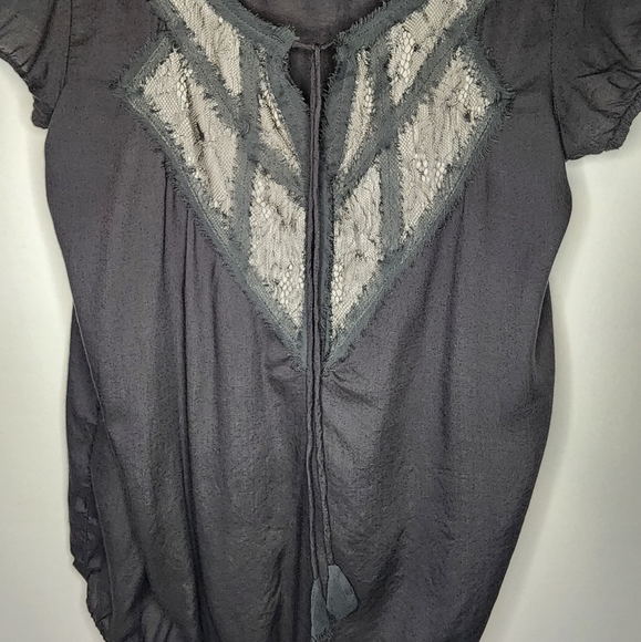 American Eagle Outfitters Small Grey Blouse Short Sleeve Lace Front Tie - Picture 4 of 4